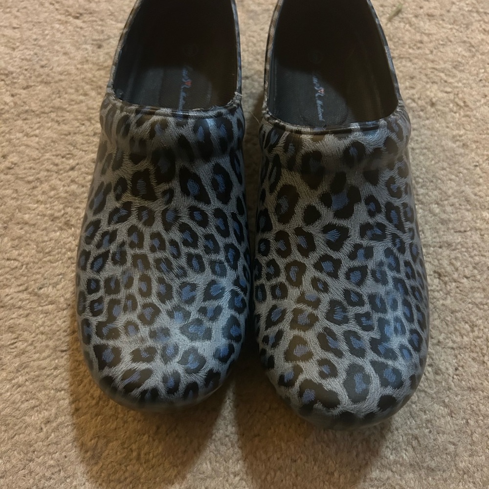 Leopard Print Women’s Size 6